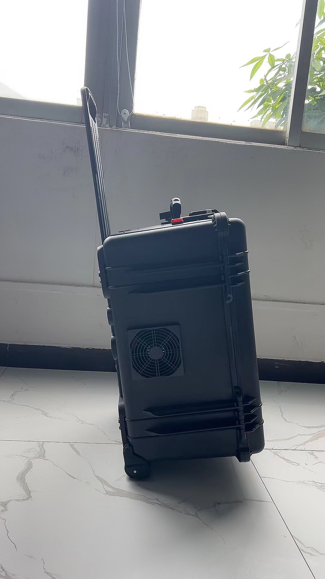 巫山手拉箱型移动通信干扰器